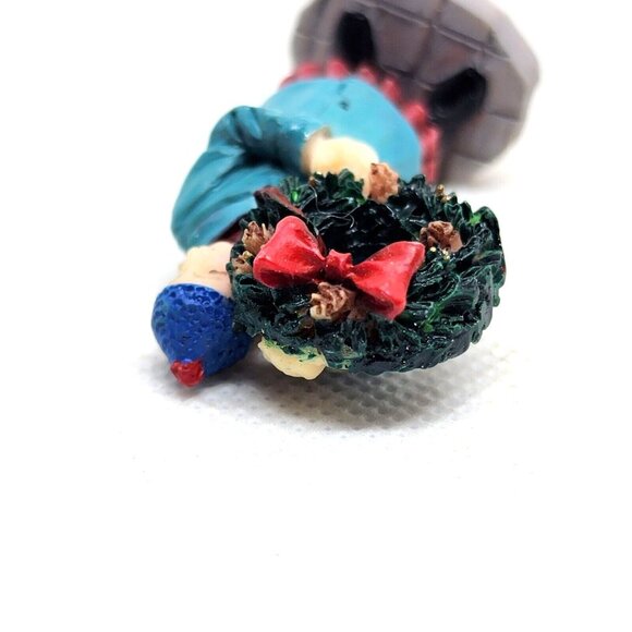 Rare Vintage Lemax Lady Holding Christmas Reef In Snow Figurine Shelf Sitter - Picture 10 of 12